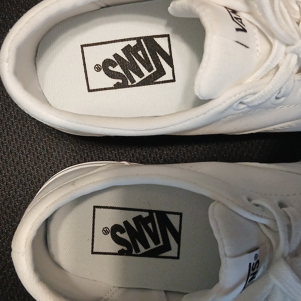 Vans White Sneakers Classic Minimalist Design - Picture 2 of 4